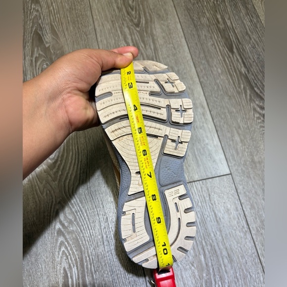 Brooks adrenaline GTS 22 size 6.5- 23.5 cm - Picture 8 of 8